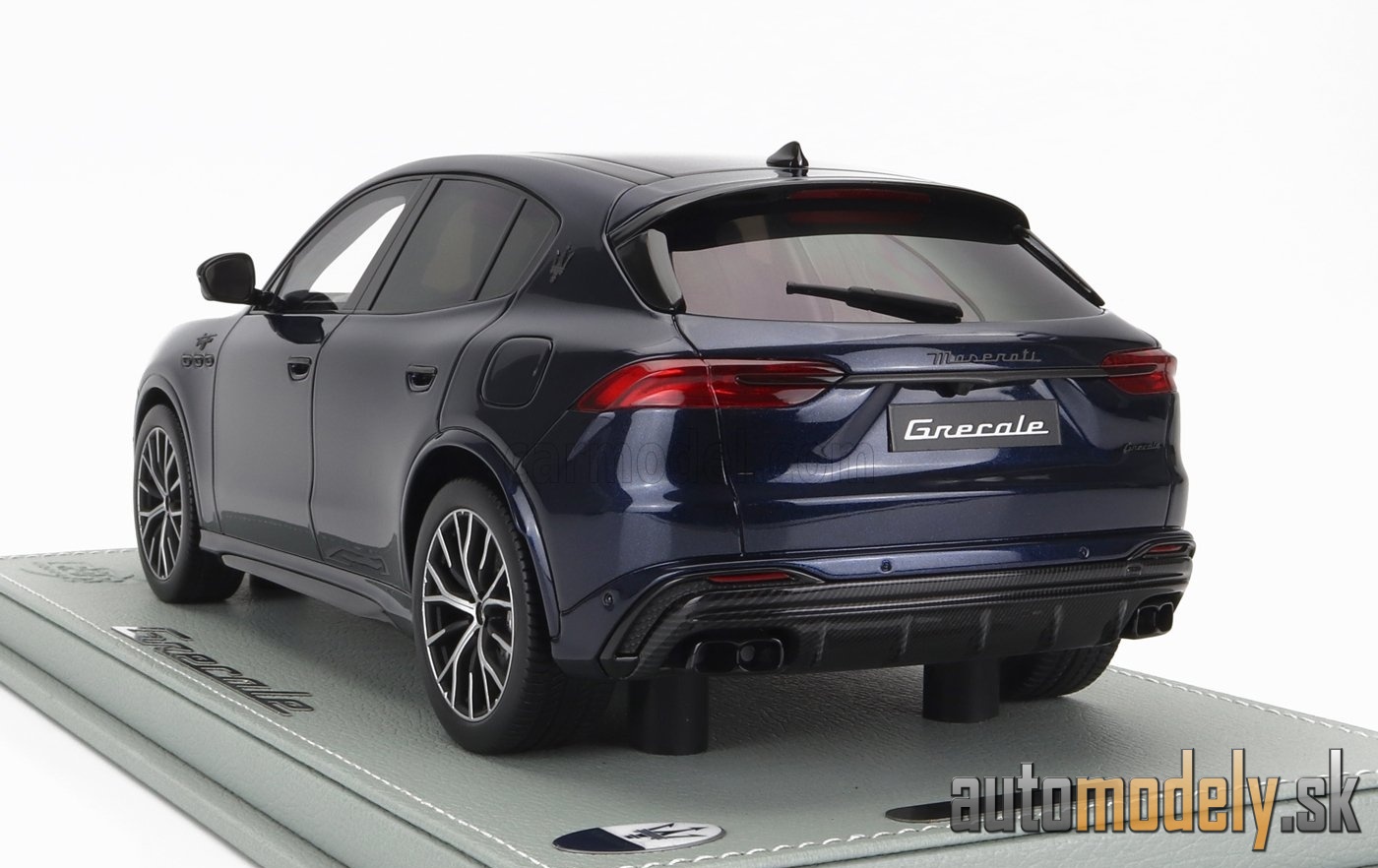 BBR-MODELS - MASERATI - GRECALE TROFEO SUV 2023 - CON VETRINA - WITH SHOWCASE (BLU NOBILE - BLUE MET) - 1:18