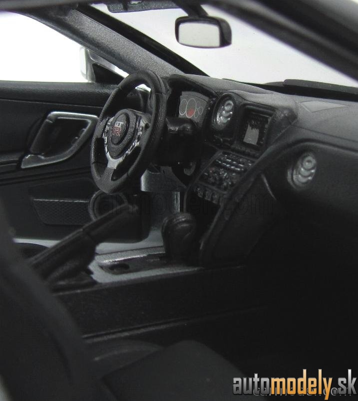 Bburago - NISSAN - GT-R R35 COUPE 2009 - SILVER - 1:18