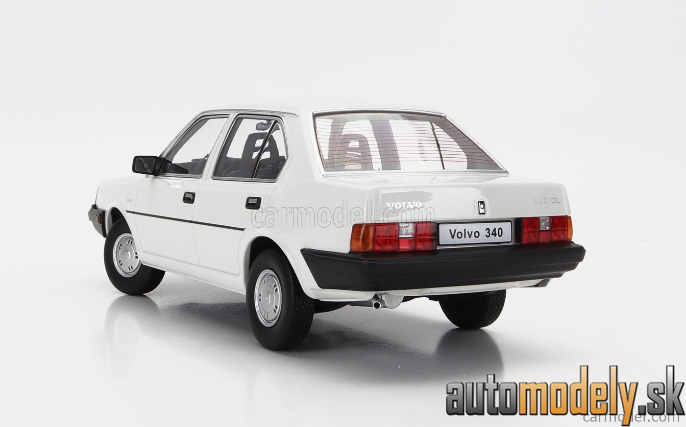 Triple9 - VOLVO 340 DL 1987 WHITE - 1:18