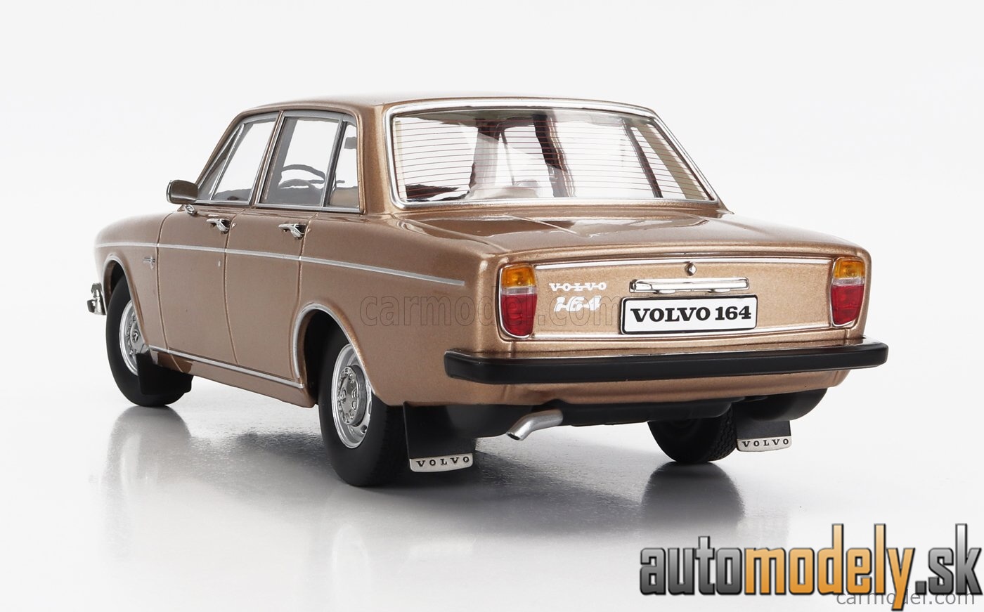 Triple9 - VOLVO 164 1970 GOLD MET - 1:18