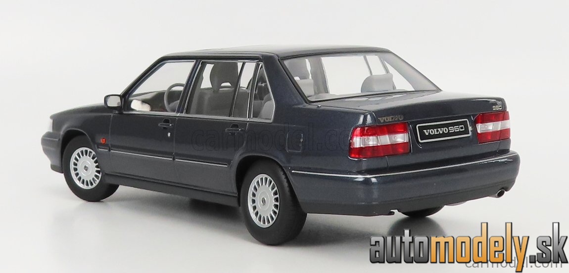 Triple9 - VOLVO 960 1996 AUBERGINE PEARL - 1:18
