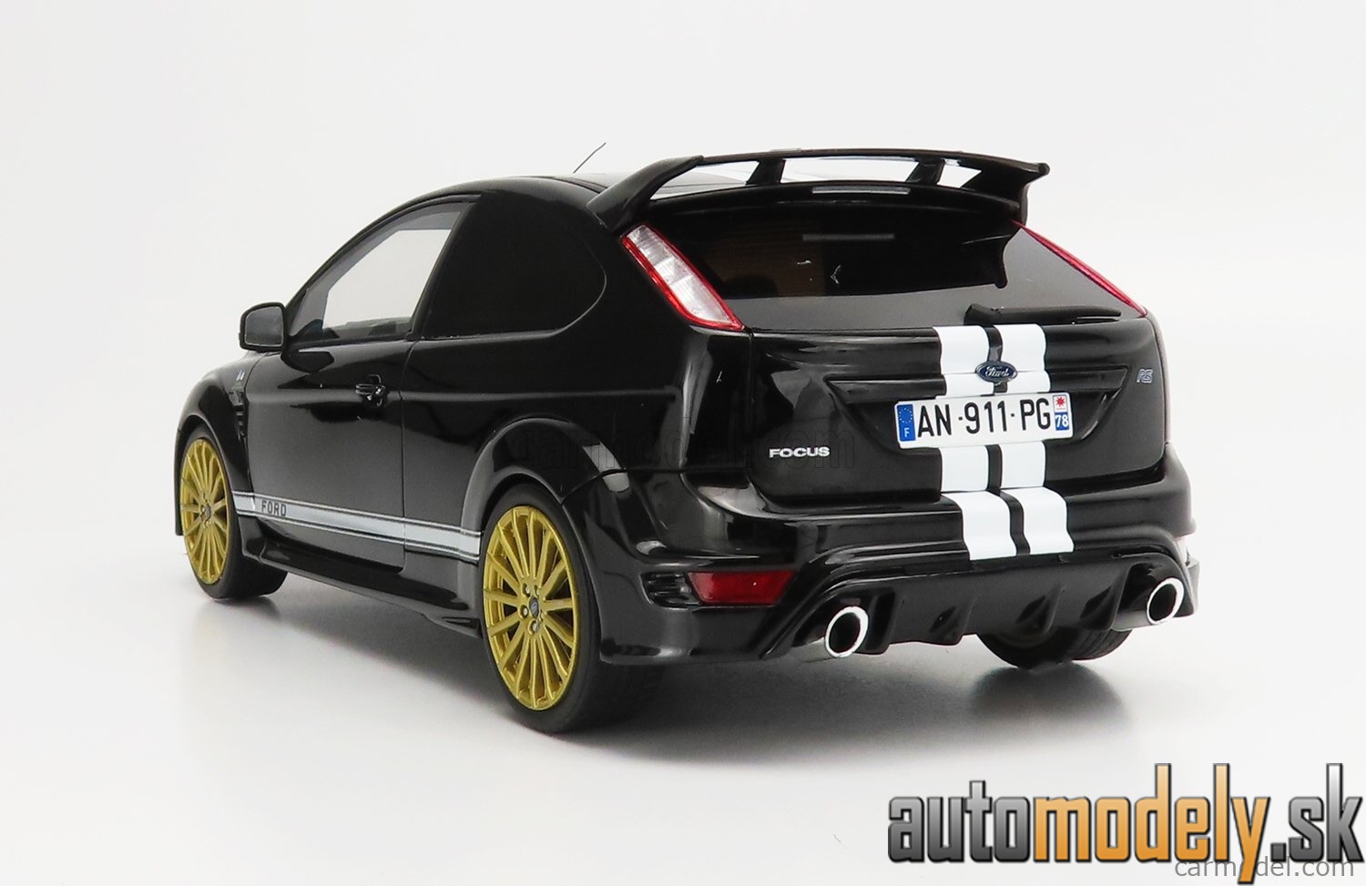 OttOmobile - FORD ENGLAND FOCUS RS MKII 2010 - 24h LE MANS TRIBUTE BLACK WHITE - 1:18