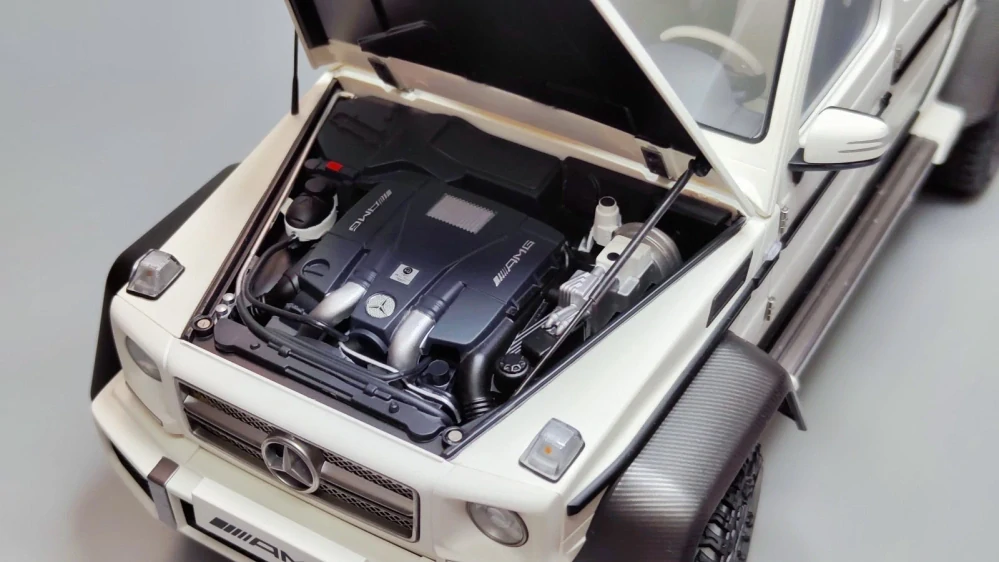 AUTOart 76303 Mercedes Benz G63 Amg 6x6 2013 Matná biela 1:18