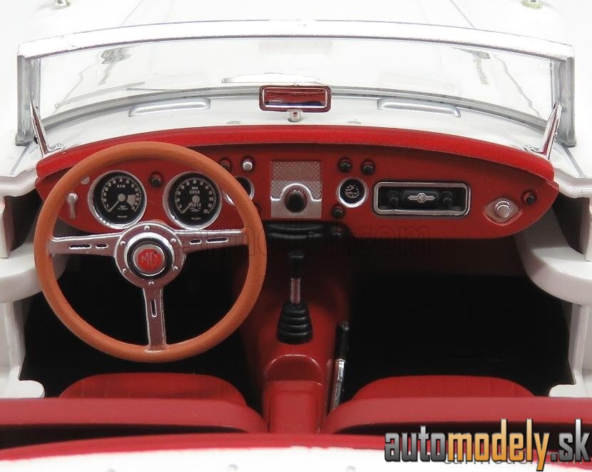 Triple9 - MG MGA MKII SPIDER OPEN 1961 WHITE - 1:18
