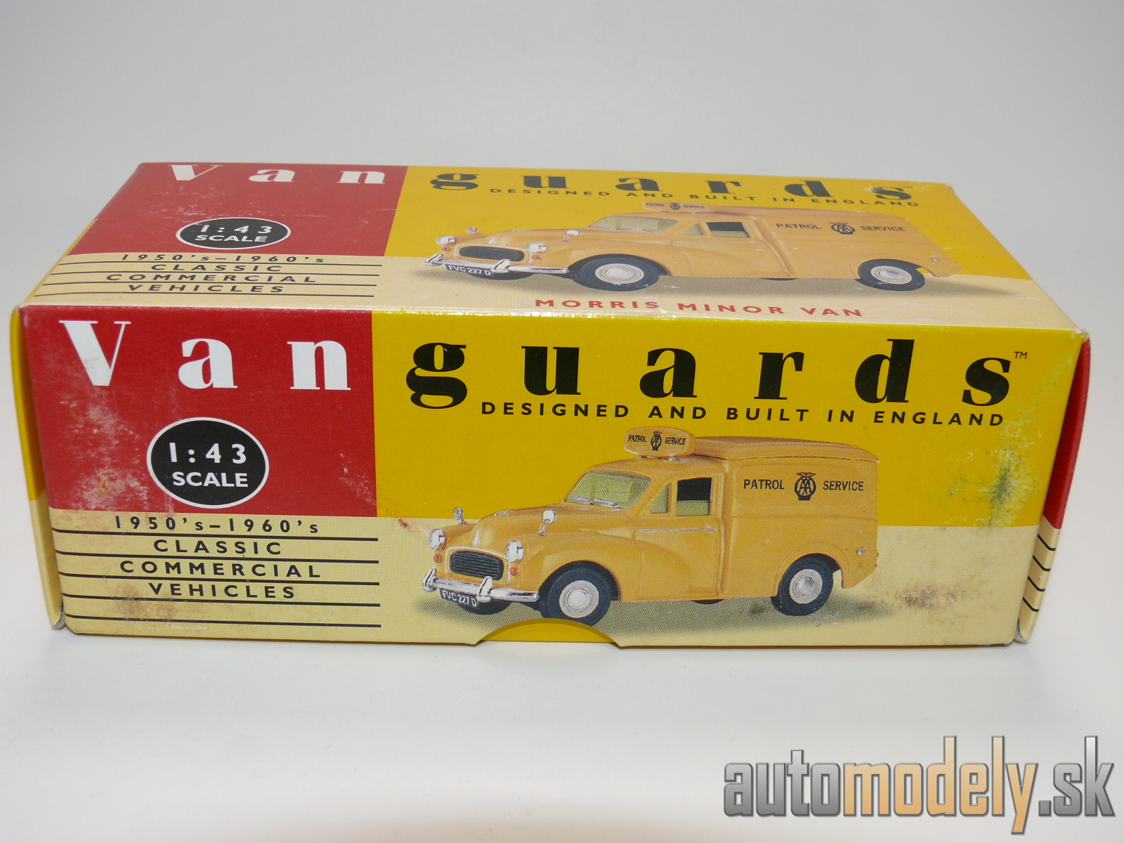 Vanguards VA11000 - Morris Minor Van "Patrol Service" - 1:43
