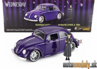 JADA - VOLKSWAGEN - BEETLE MAGGIOLINO CUSTOM WITH WEDNESDAY ADDAMS & THING FIGURE 1959 - 1:24