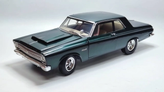 Highway 61 Collectibles - 1965 Plymouth Belvedere - 1:18