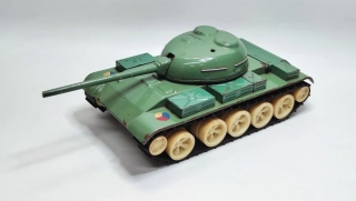 Ites starý plechový tank