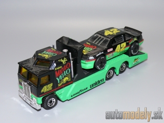 Matchbox - Kenworth Cabover Racing Transporter + Pontiac Grand Prix