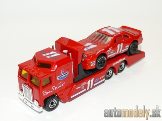 Matchbox - Kenworth Cabover Racing Transporter + Chevrolet Monte Carlo