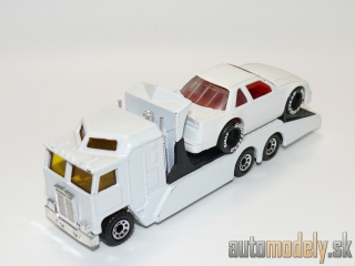 Matchbox - Kenworth Cabover Racing Transporter + Chevrolet Lumina