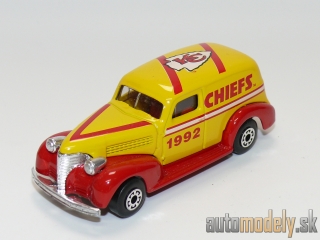 Matchbox - '39 Chevy Sedan Delivery "Chiefs 1992 Team NFL" - 1:57