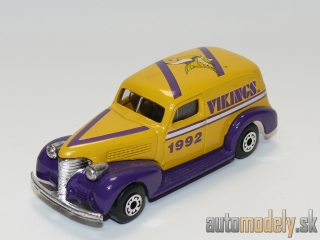 Matchbox - '39 Chevy Sedan Delivery "Vikings 1992 Team NFL" - 1:57