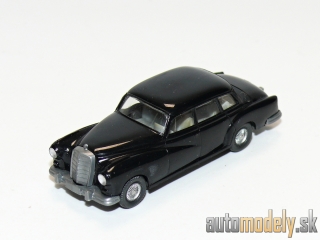 Wiking 150/6 - Mercedes Benz 300 - 1:87