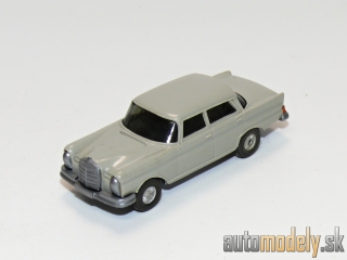 Wiking 140/6 - Mercedes-Benz 220 S - 1:87