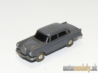 Wiking 140/6 - Mercedes-Benz 220 S - 1:87