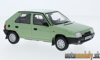 WhiteBox - Škoda Favorit svetlozelená - 1:24